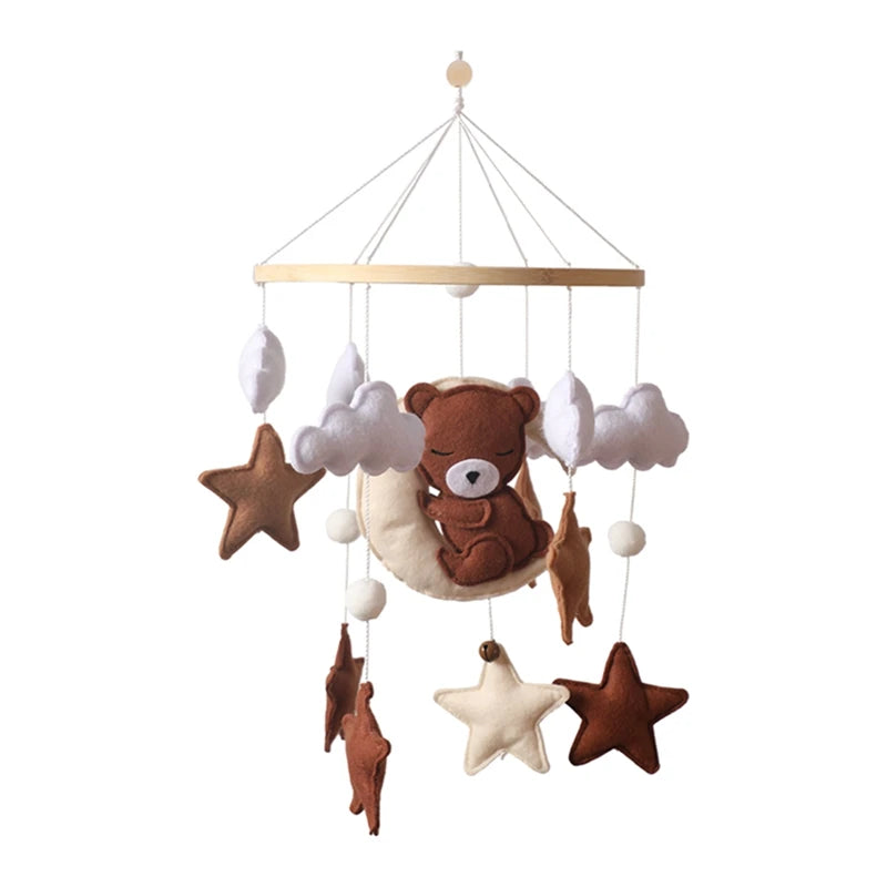 Mobile bébé en bois – Ourson en feutrine, jouet d’éveil & boîte à musique