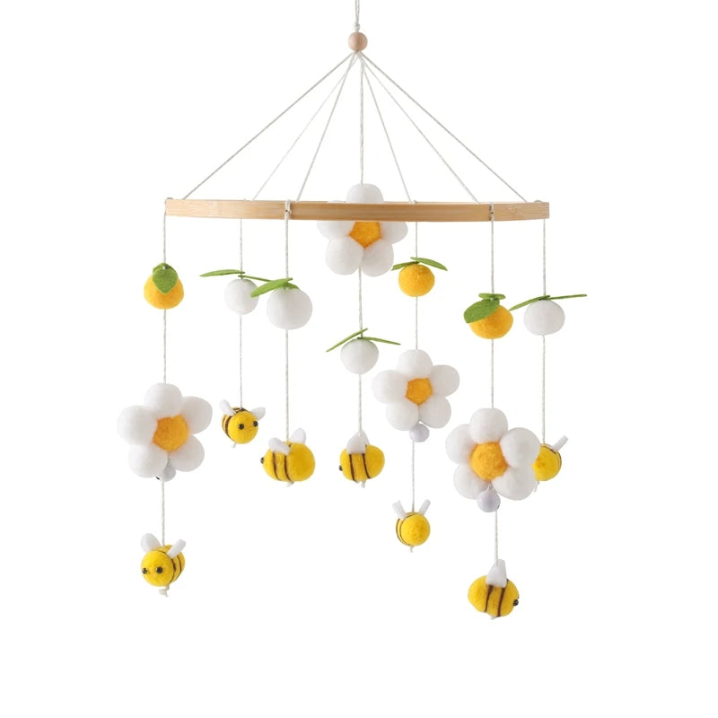 Mobile bébé en bois – Ourson en feutrine, jouet d’éveil & boîte à musique