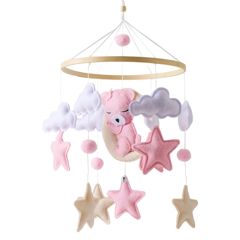 Mobile bébé en bois – Ourson en feutrine, jouet d’éveil & boîte à musique