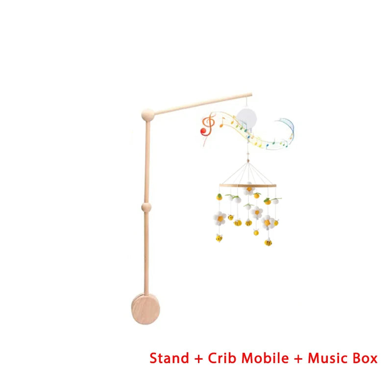 Mobile bébé en bois – Ourson en feutrine, jouet d’éveil & boîte à musique