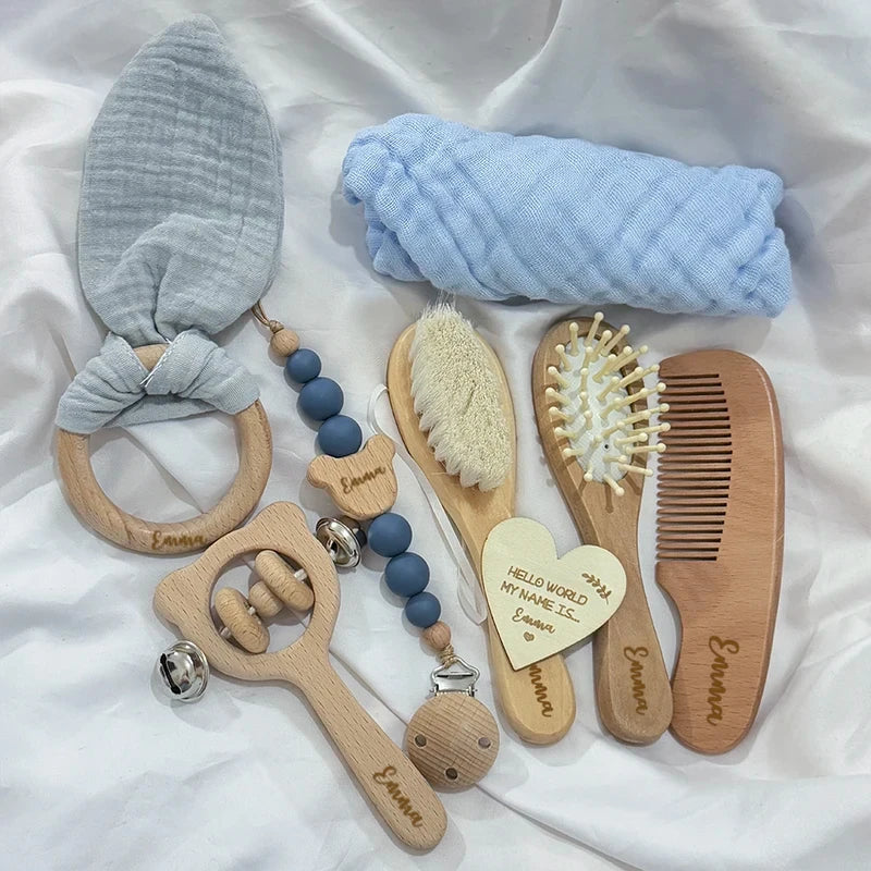 Coffret Cadeau Personnalisé en Bois Naturel – 8 Pièces avec Prénom, Boîte Cadeau et Accessoires Bébé