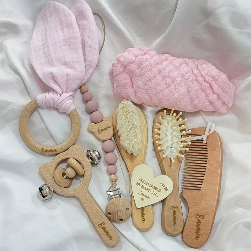 Coffret Cadeau Personnalisé en Bois Naturel – 8 Pièces avec Prénom, Boîte Cadeau et Accessoires Bébé