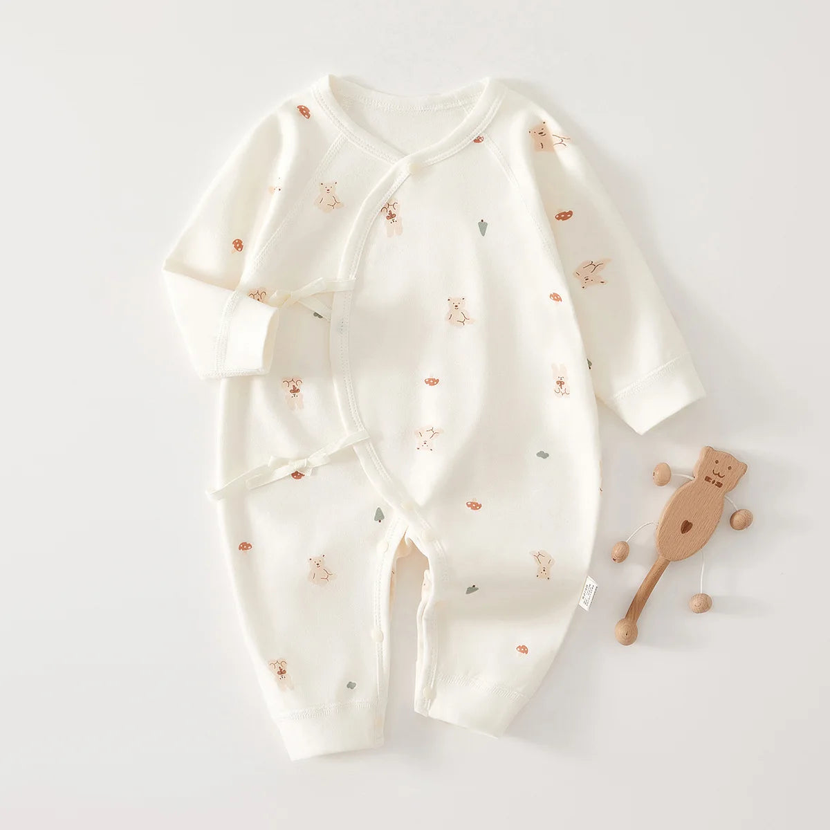 Combinaison bébé 0–6 mois en coton – Douce et confortable
