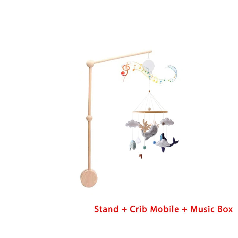 Mobile bébé en bois – Ourson en feutrine, jouet d’éveil & boîte à musique